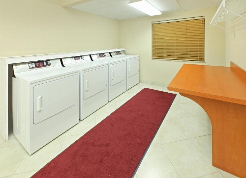 Candlewood Suites West Little Rock image 17
