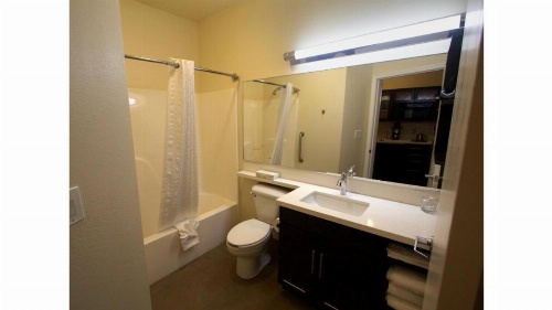 Candlewood Suites West Little Rock image 8